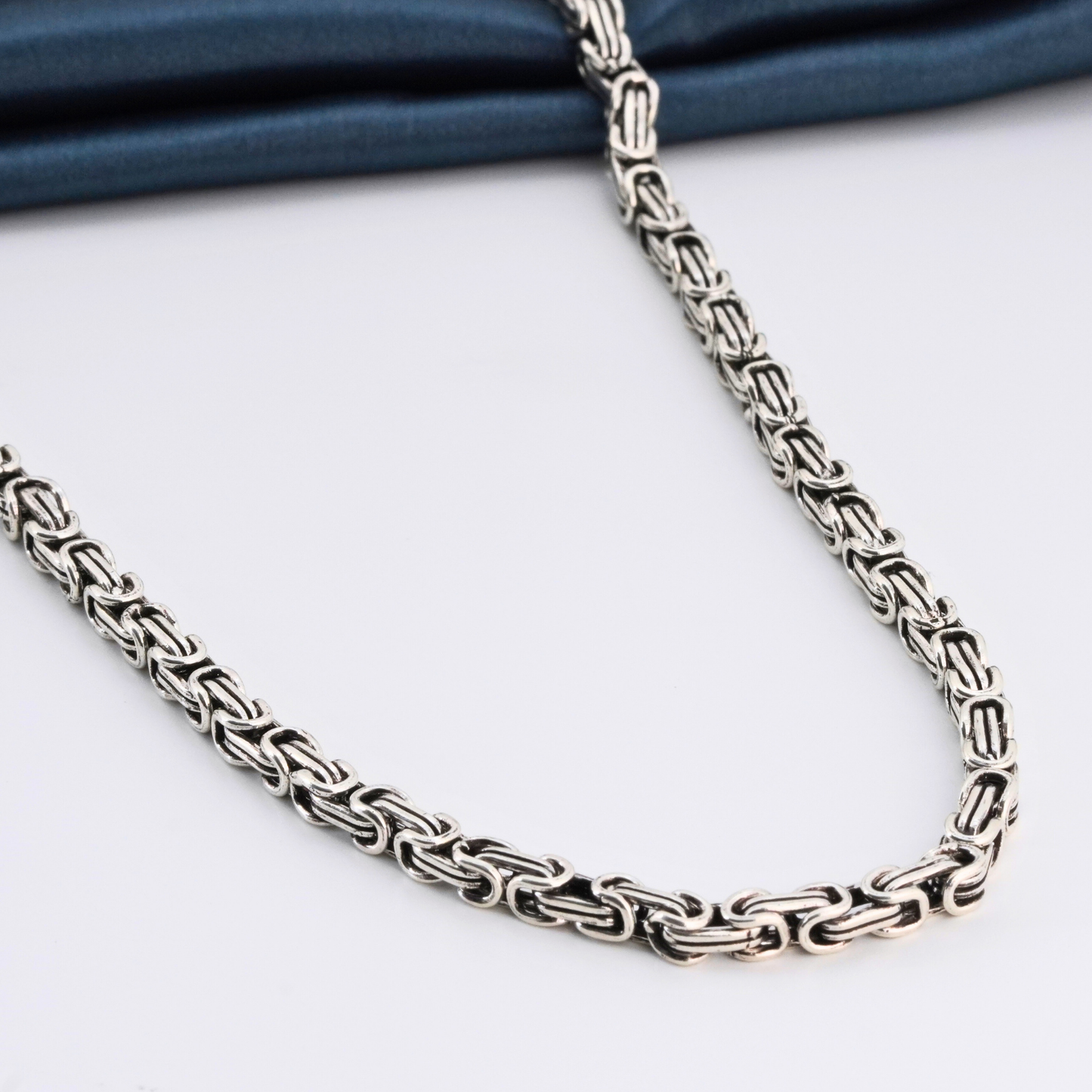 Spartacus Darkened Chain