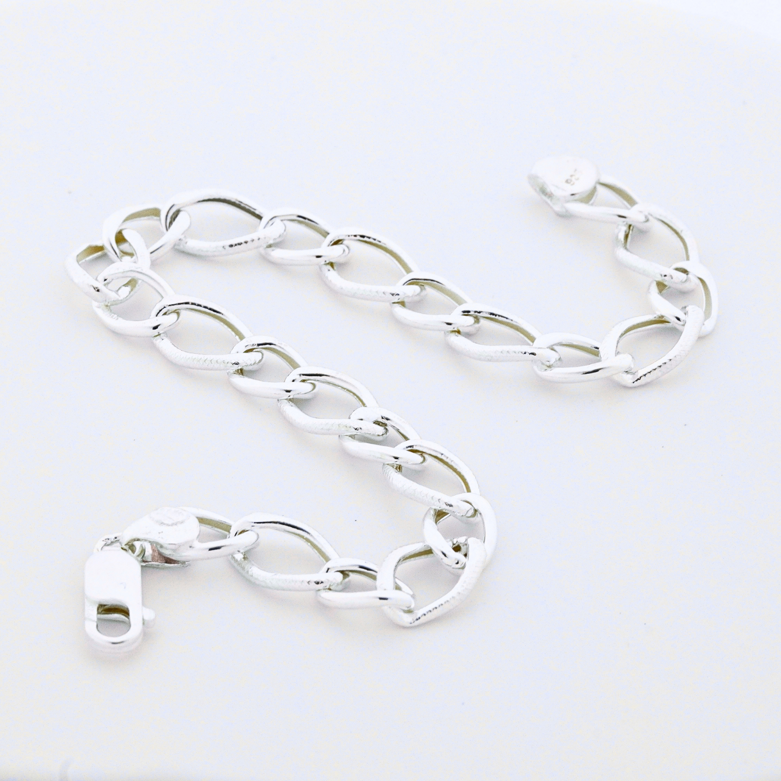 Elias Hollow Chain Bracelet