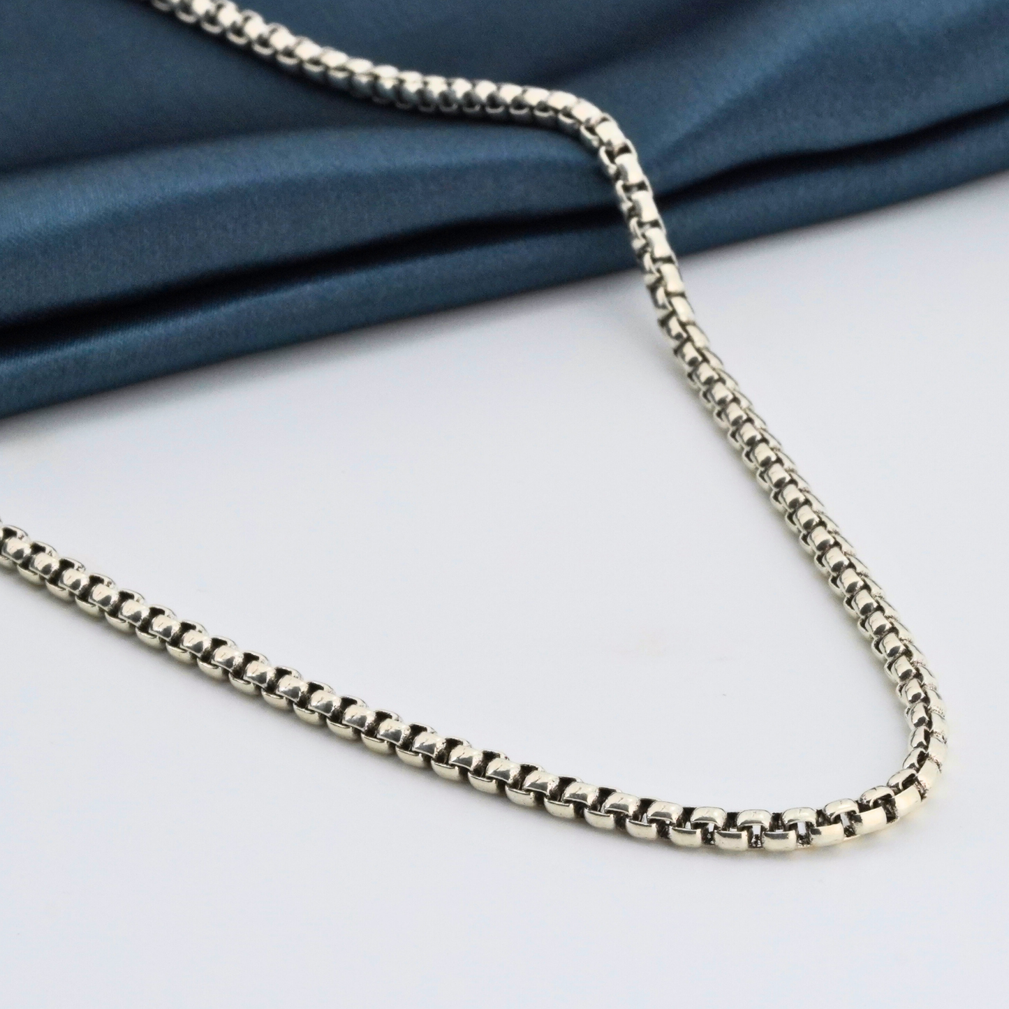 RoundCube Darkened Chain