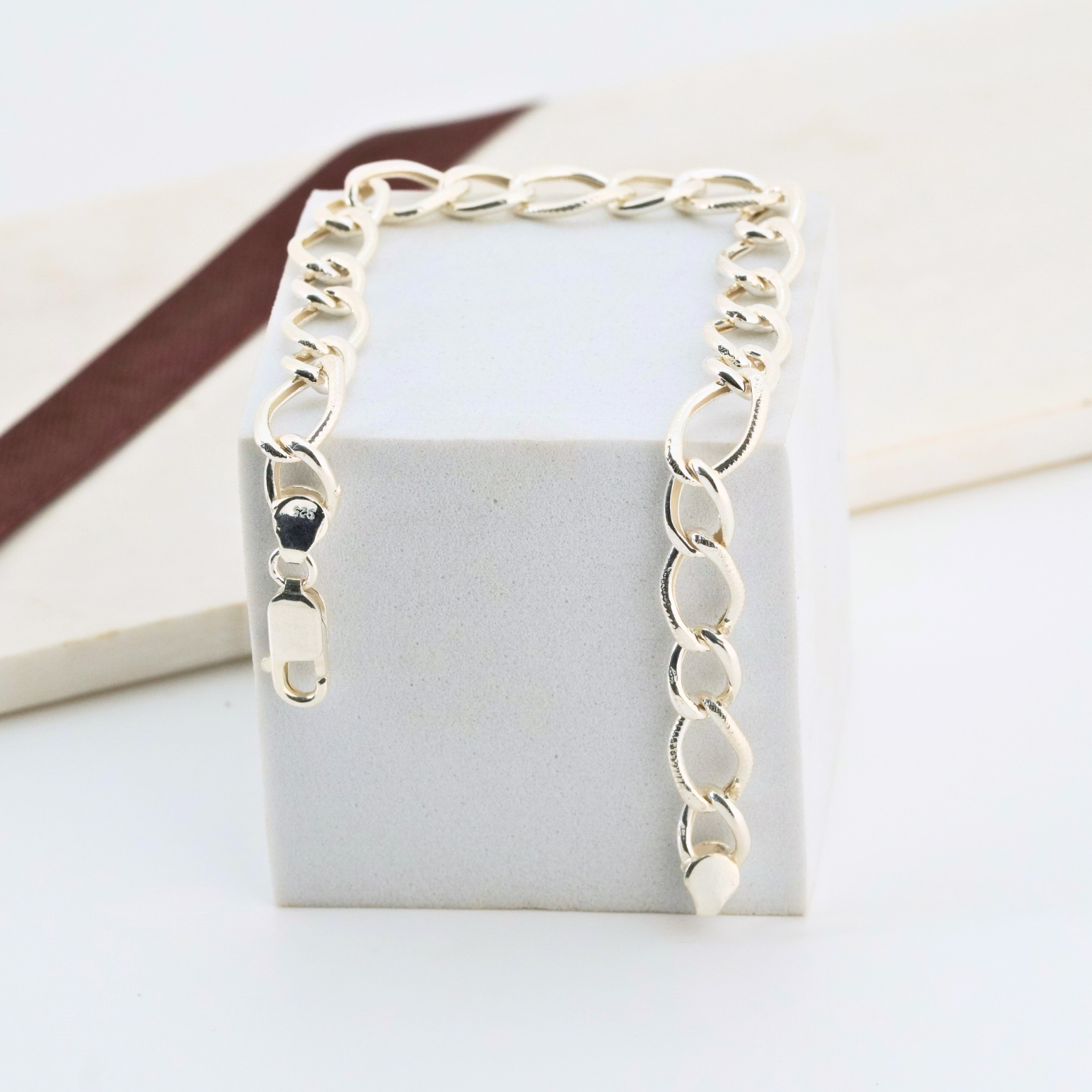 Elias Hollow Chain Bracelet