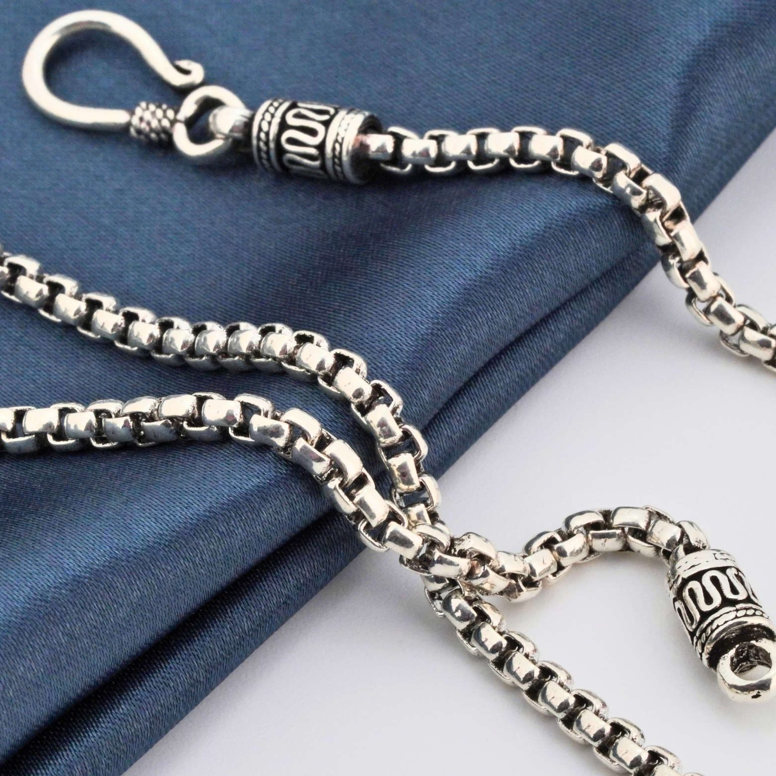 RoundCube Darkened Chain