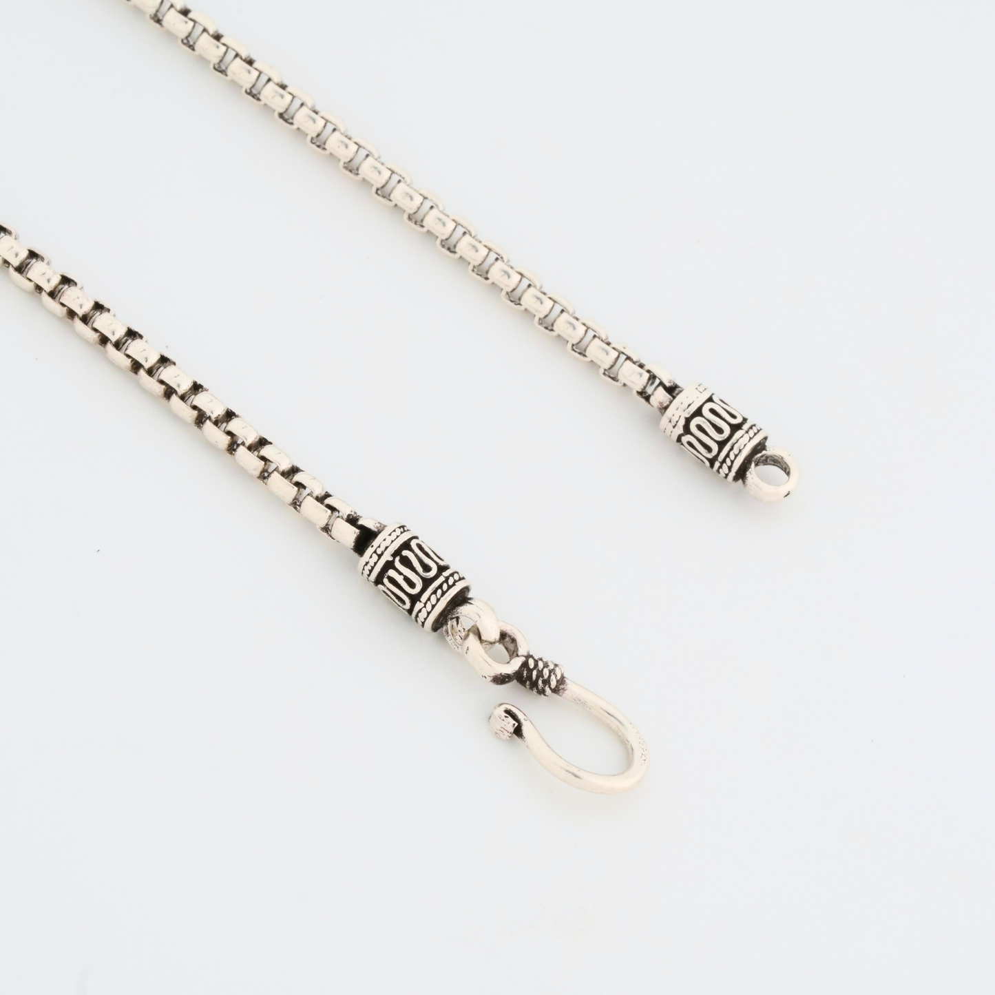 RoundCube Darkened Chain