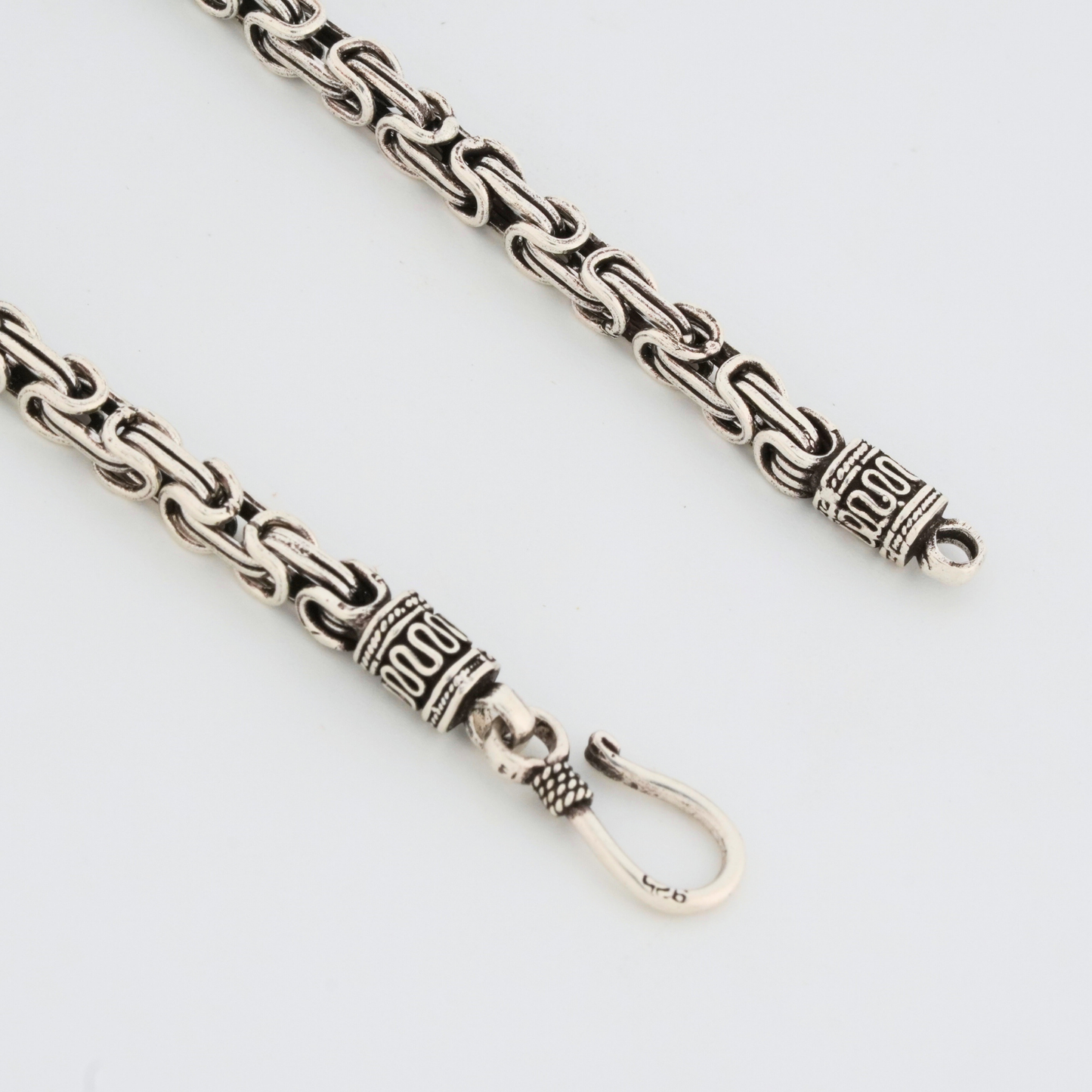 Spartacus Darkened Chain