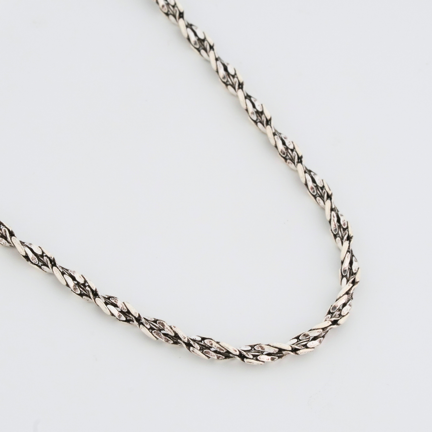 Torque Darkened Chain