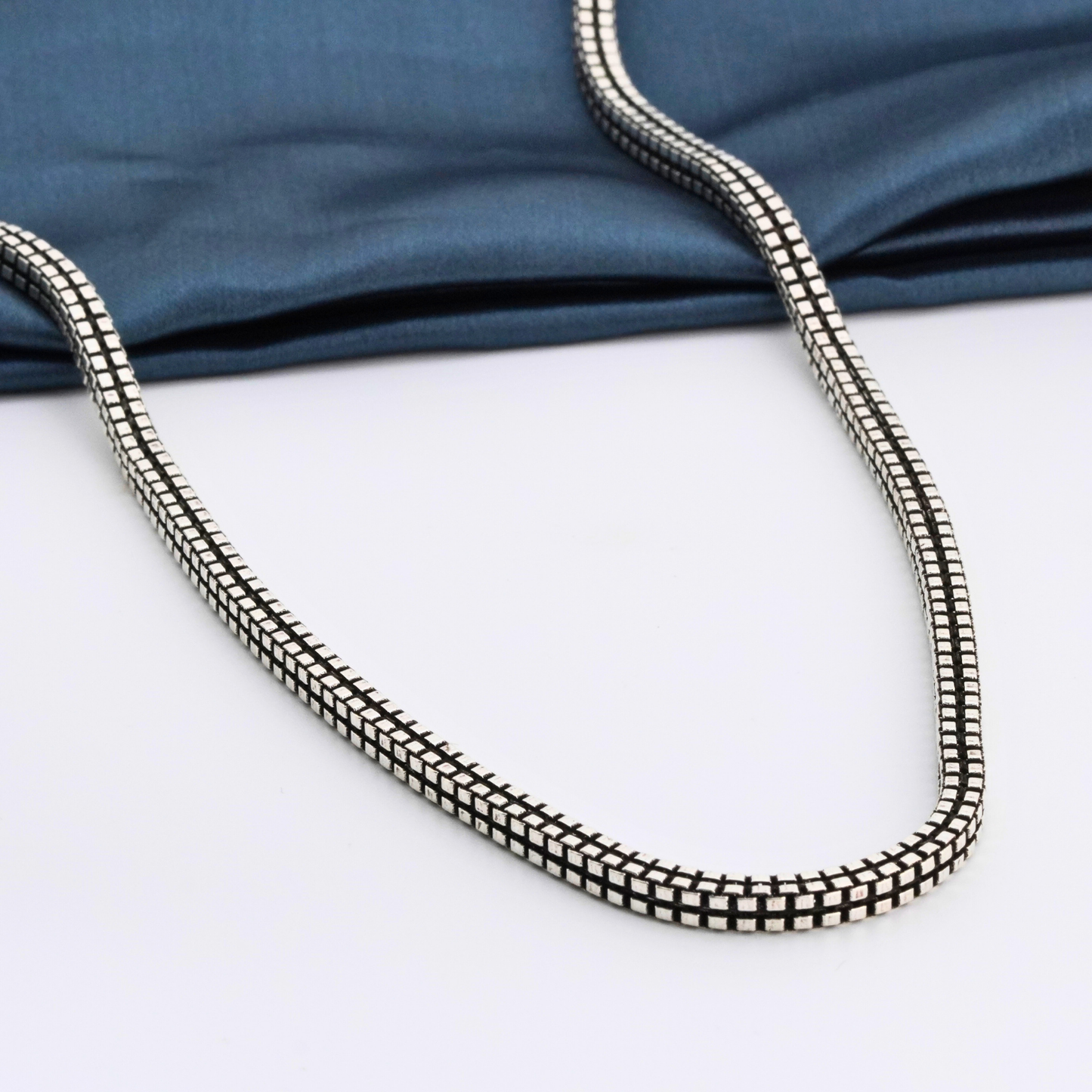 QuadCube Darkened Chain