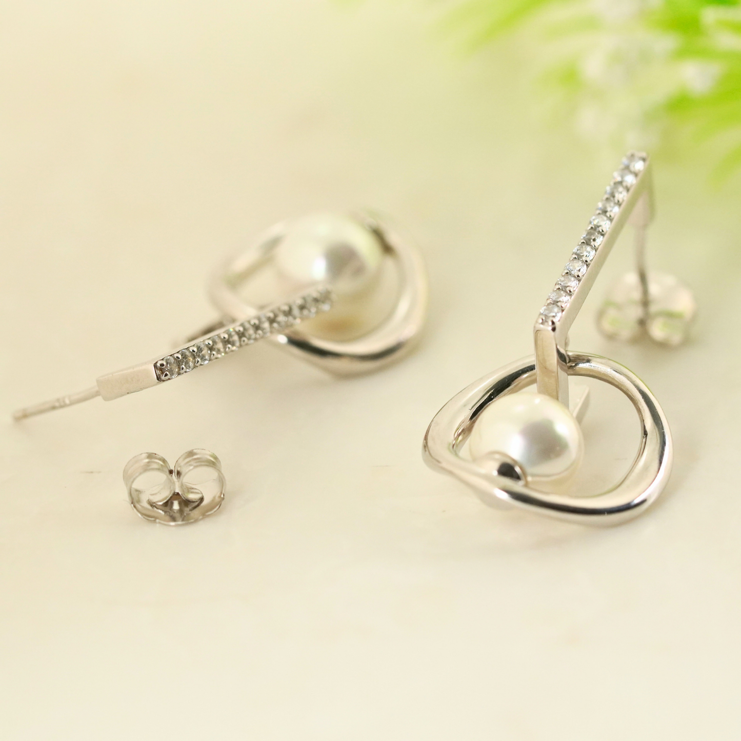 Lumendrop Rhodium Earrings