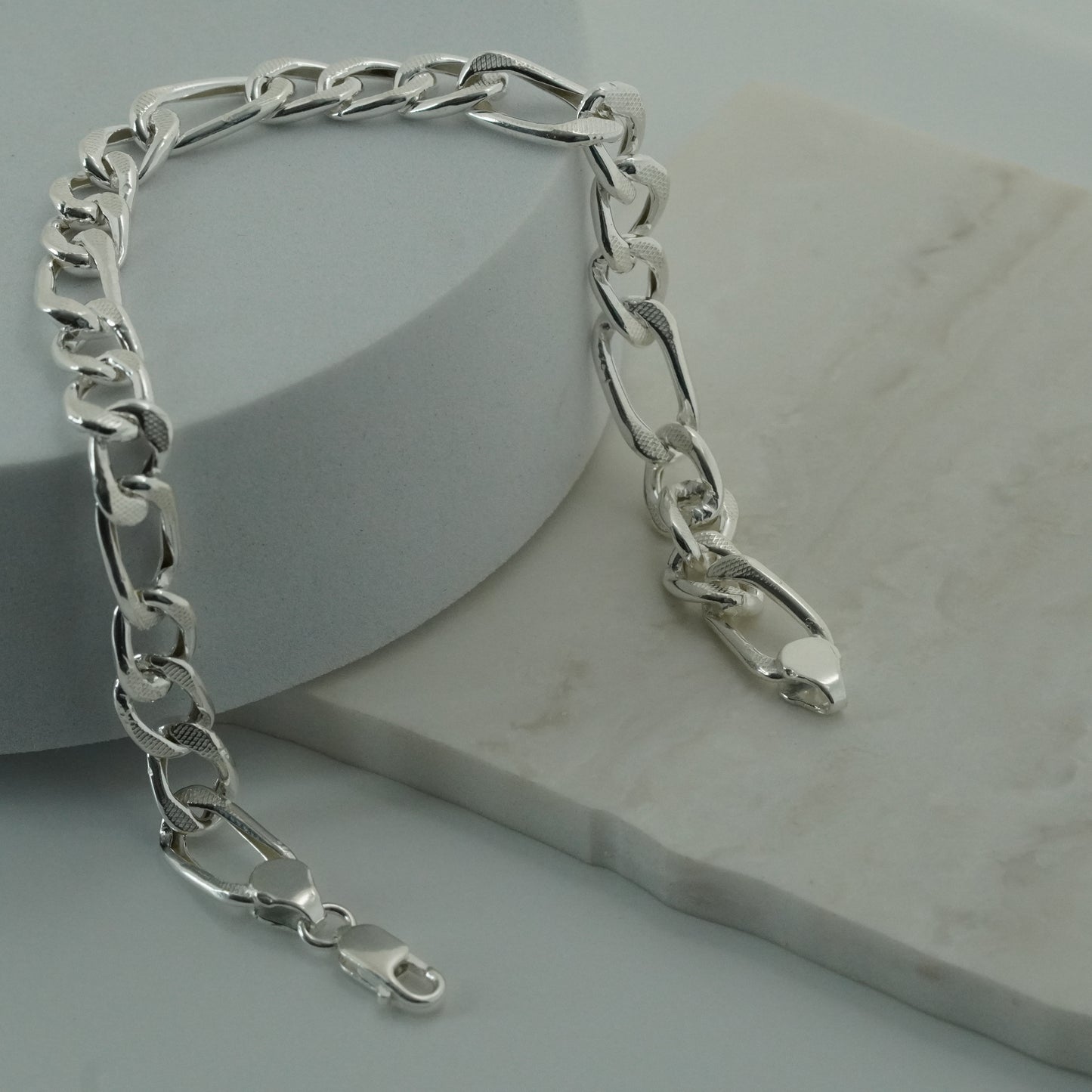 Adonis Hollow Chain Bracelet