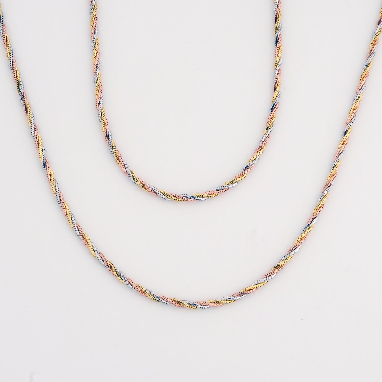 Entangled Minimal Tricolor Anklet