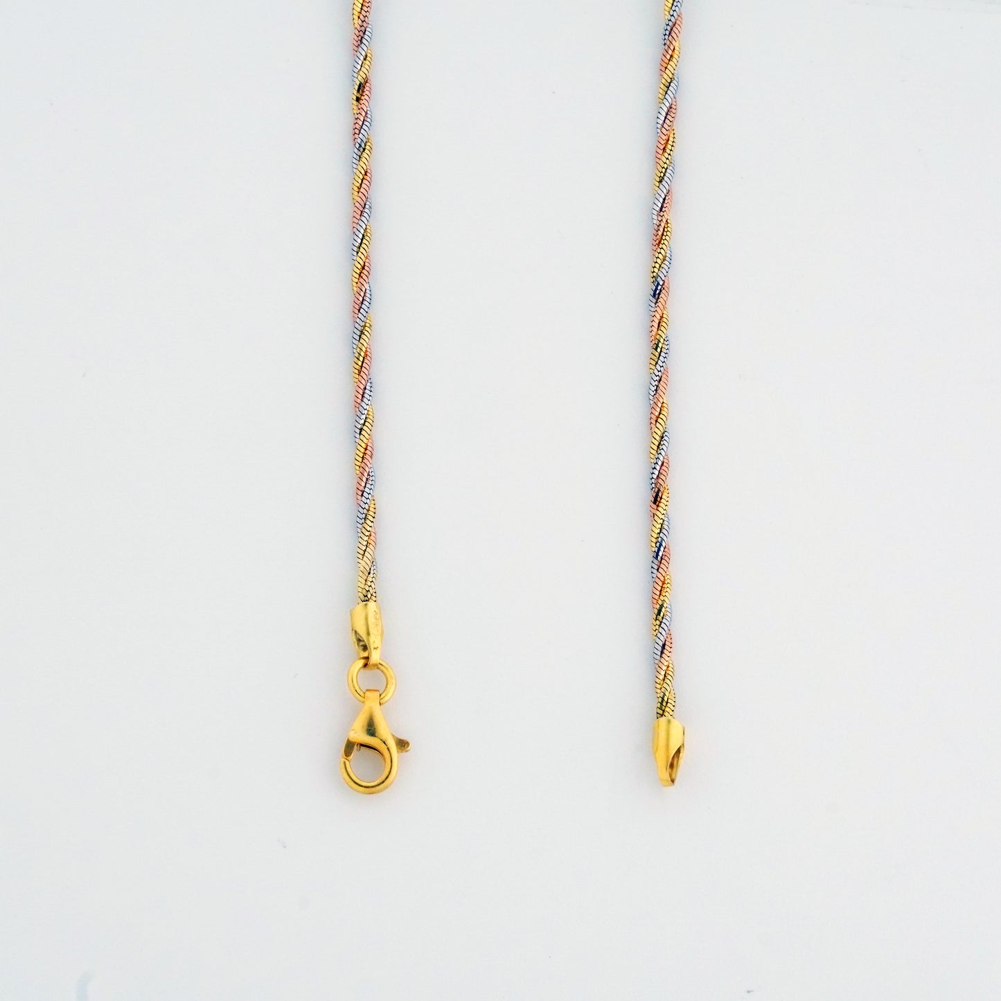 Entangled Minimal Tricolor Anklet