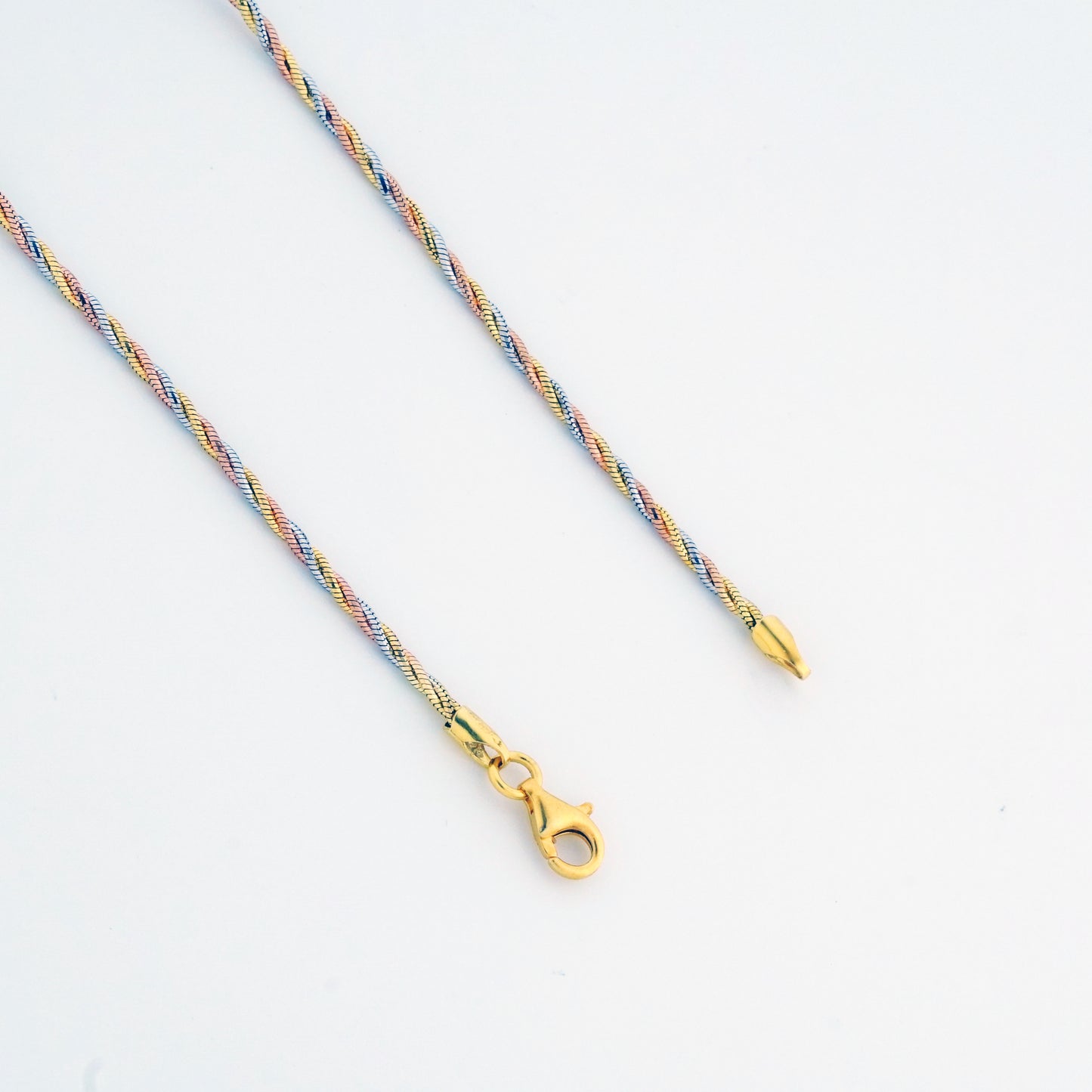 Entangled Minimal Tricolor Anklet