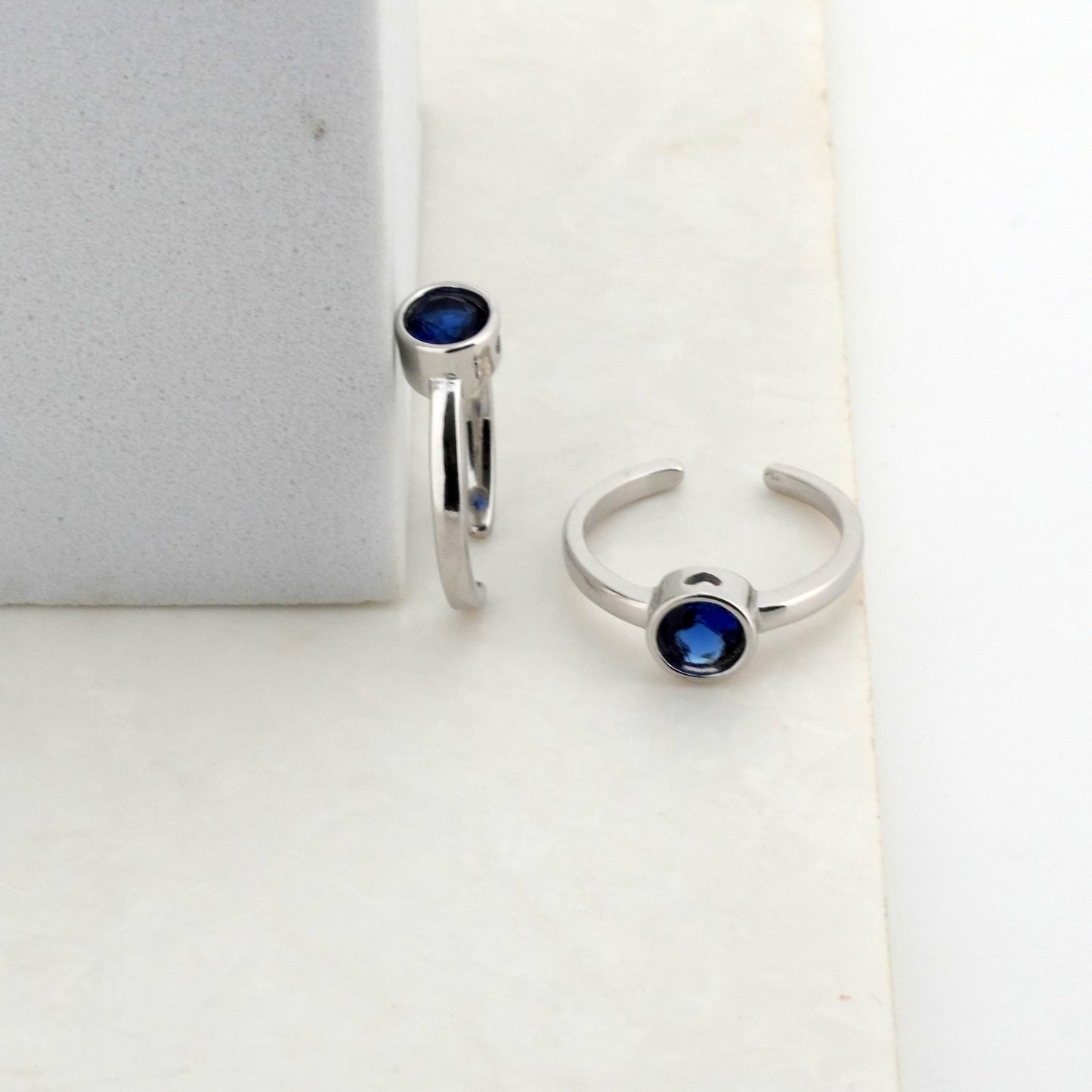 Blue Singularity Rhodium Toe Ring
