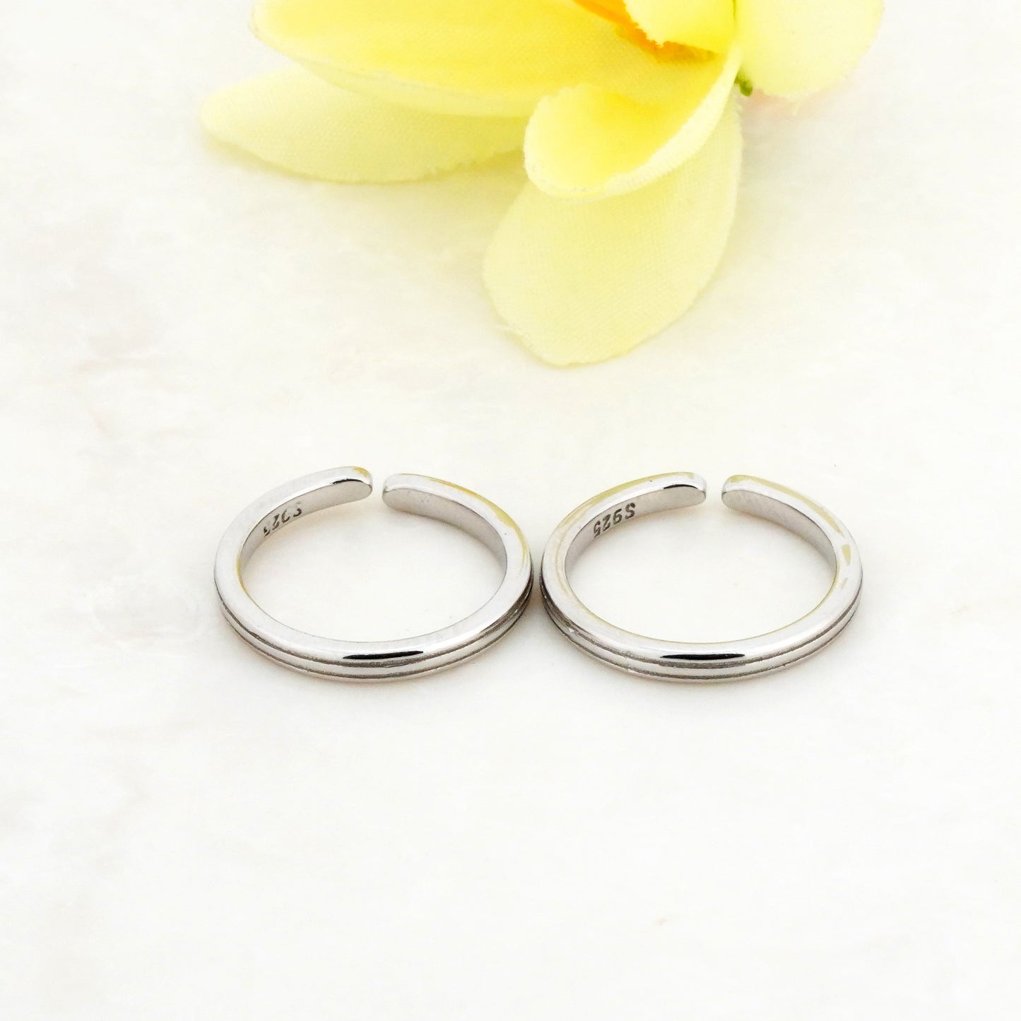Simplicity Rhodium Toe Rings