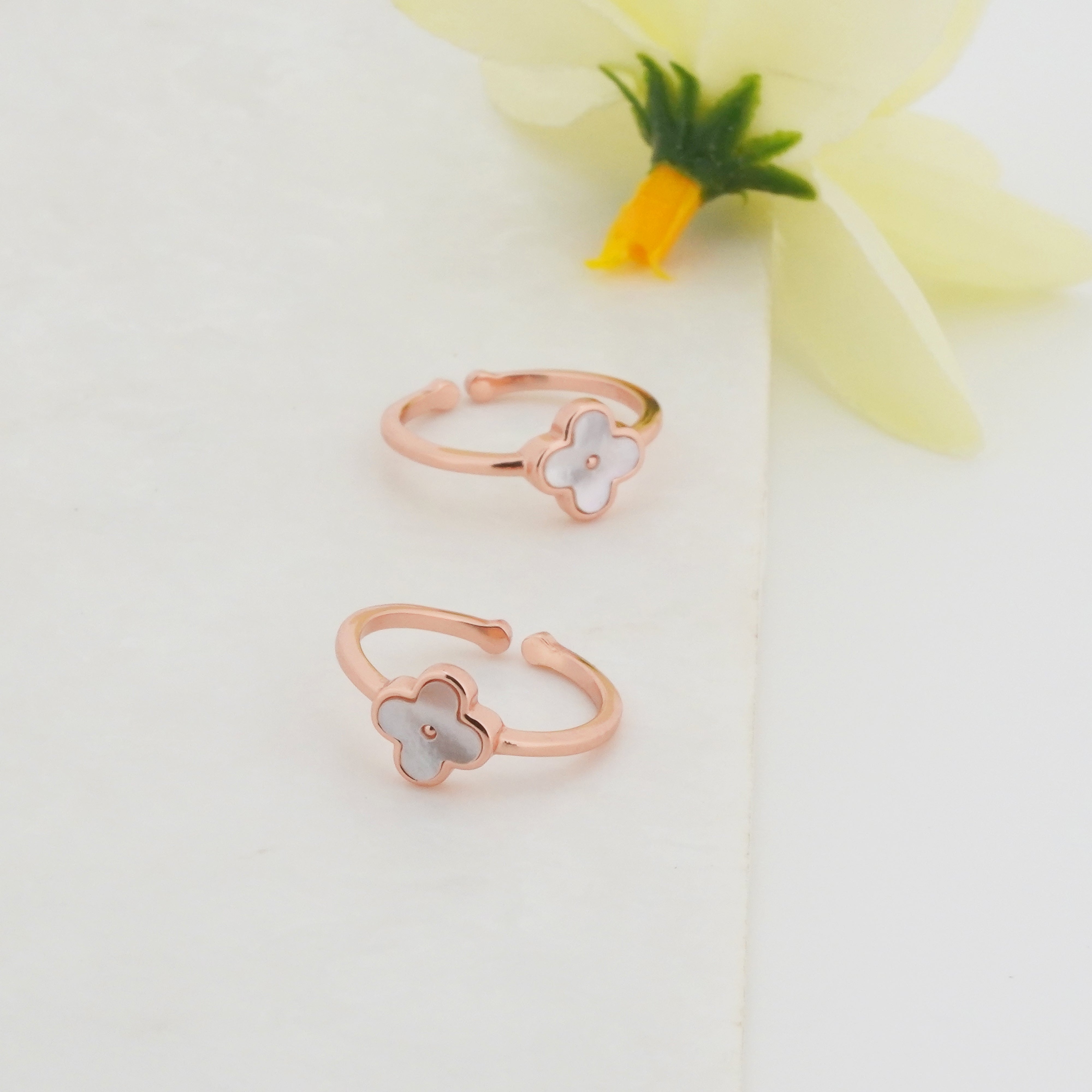 Milky Luck Rose Gold Toe Rings