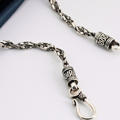 Torque Darkened Chain