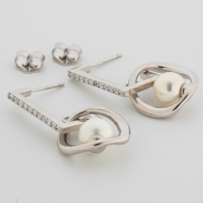 Lumendrop Rhodium Earrings