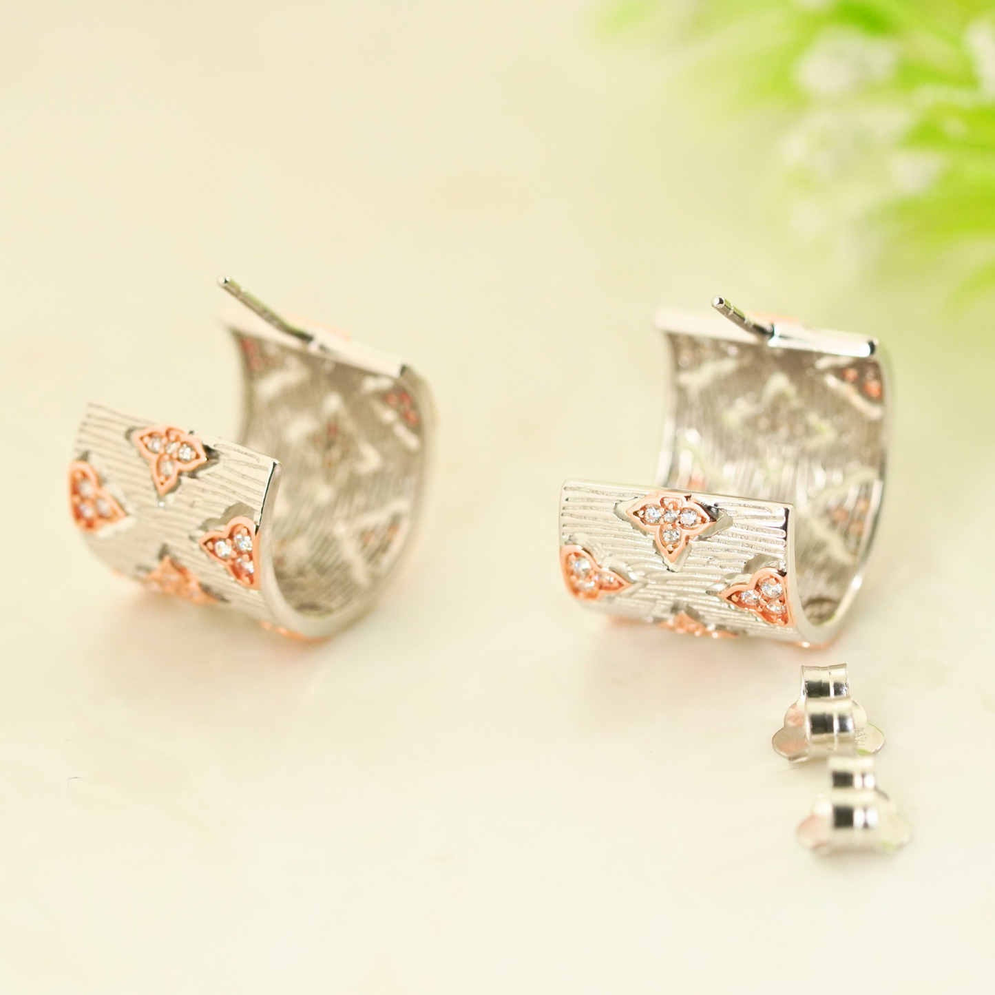 Swayline Rhodium Earrings