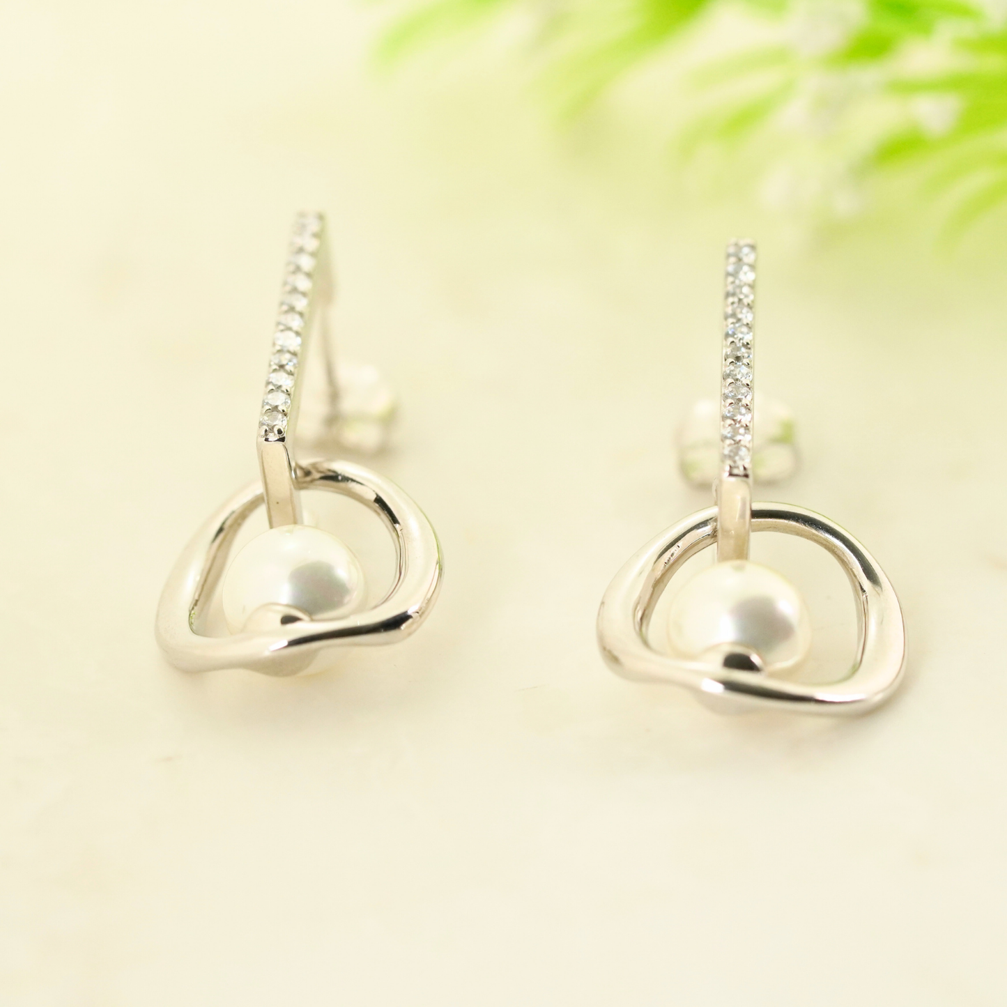 Lumendrop Rhodium Earrings