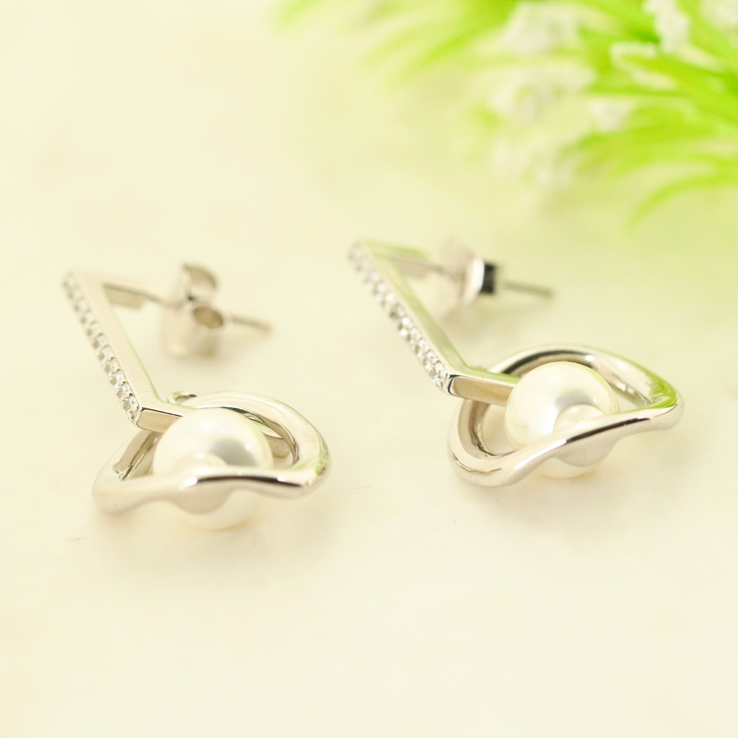 Lumendrop Rhodium Earrings