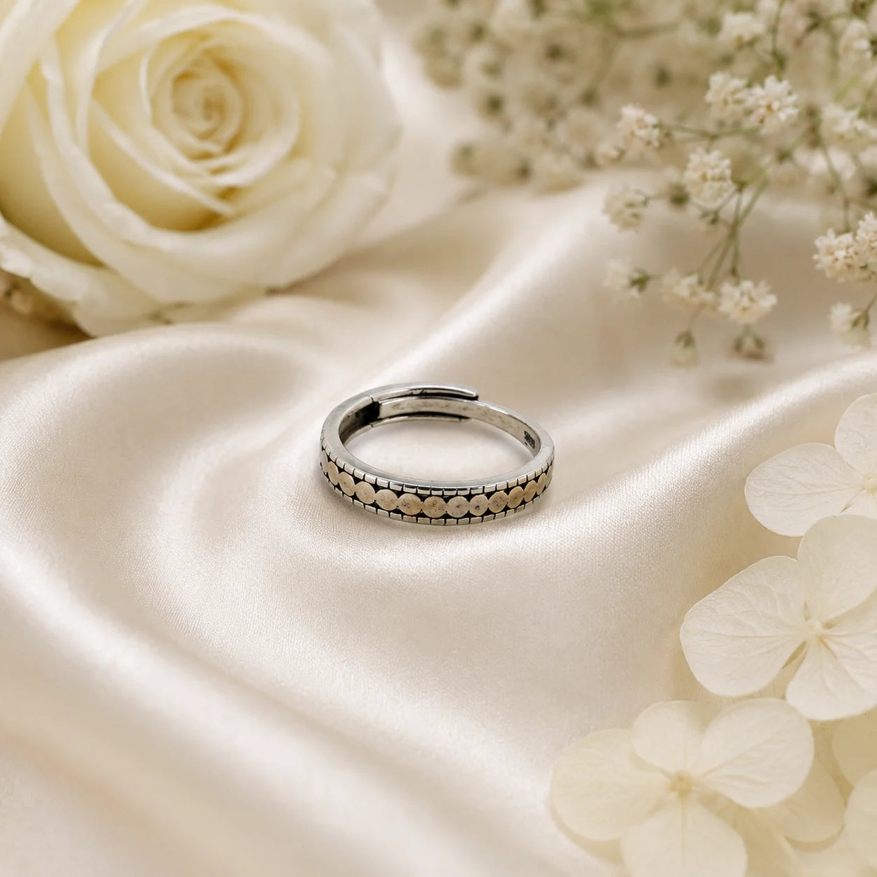 Commute Oxidised Adjustable Ring for Women 1