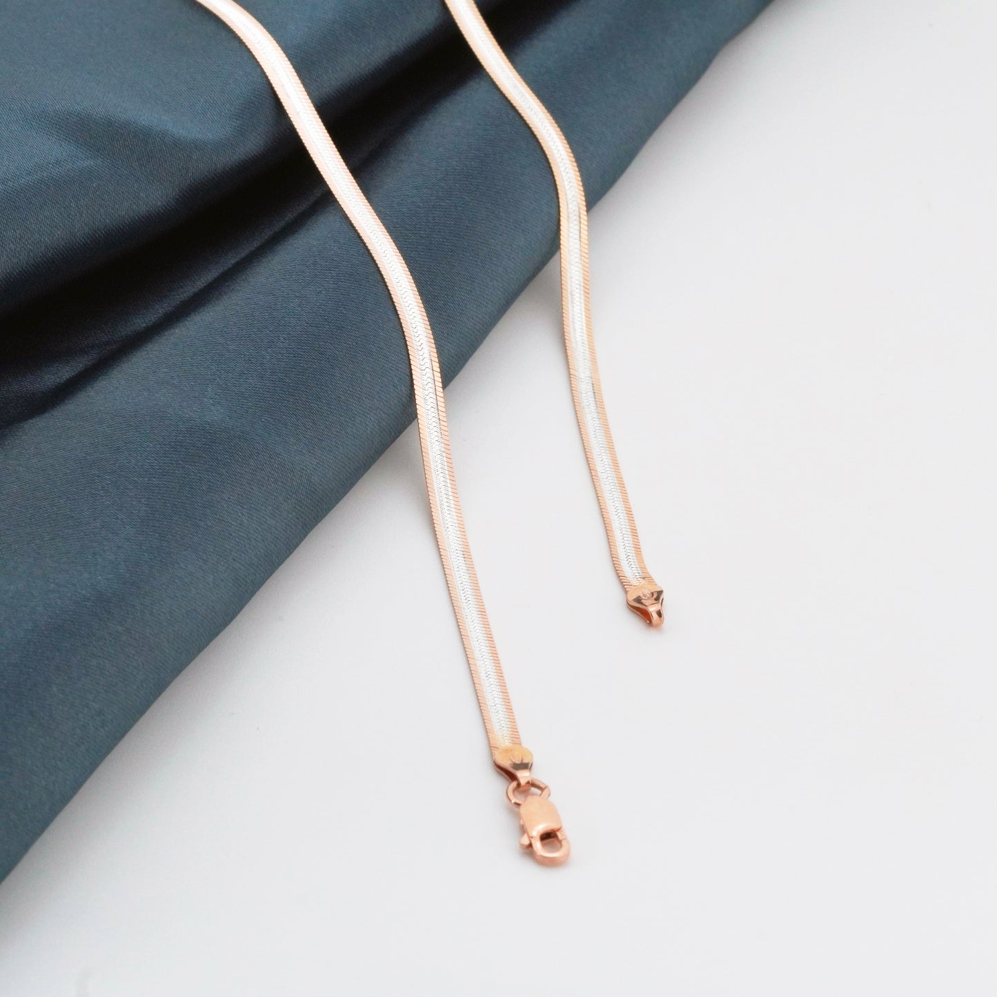 True Rose Minimal Anklet