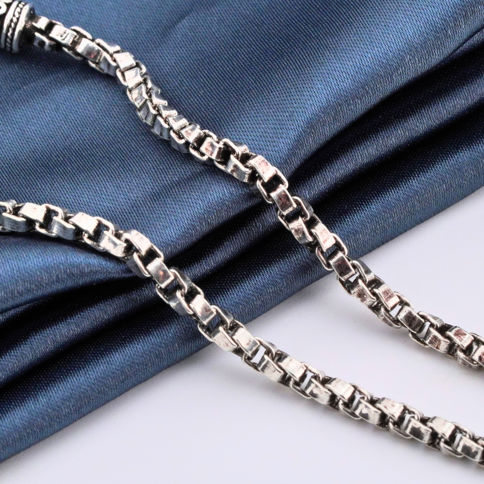 DoubleCube Darkened Chain 1