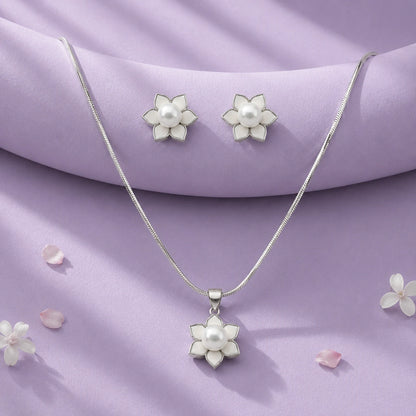 Gentle Pearl Pendant Set with Removable Snake Chain 1