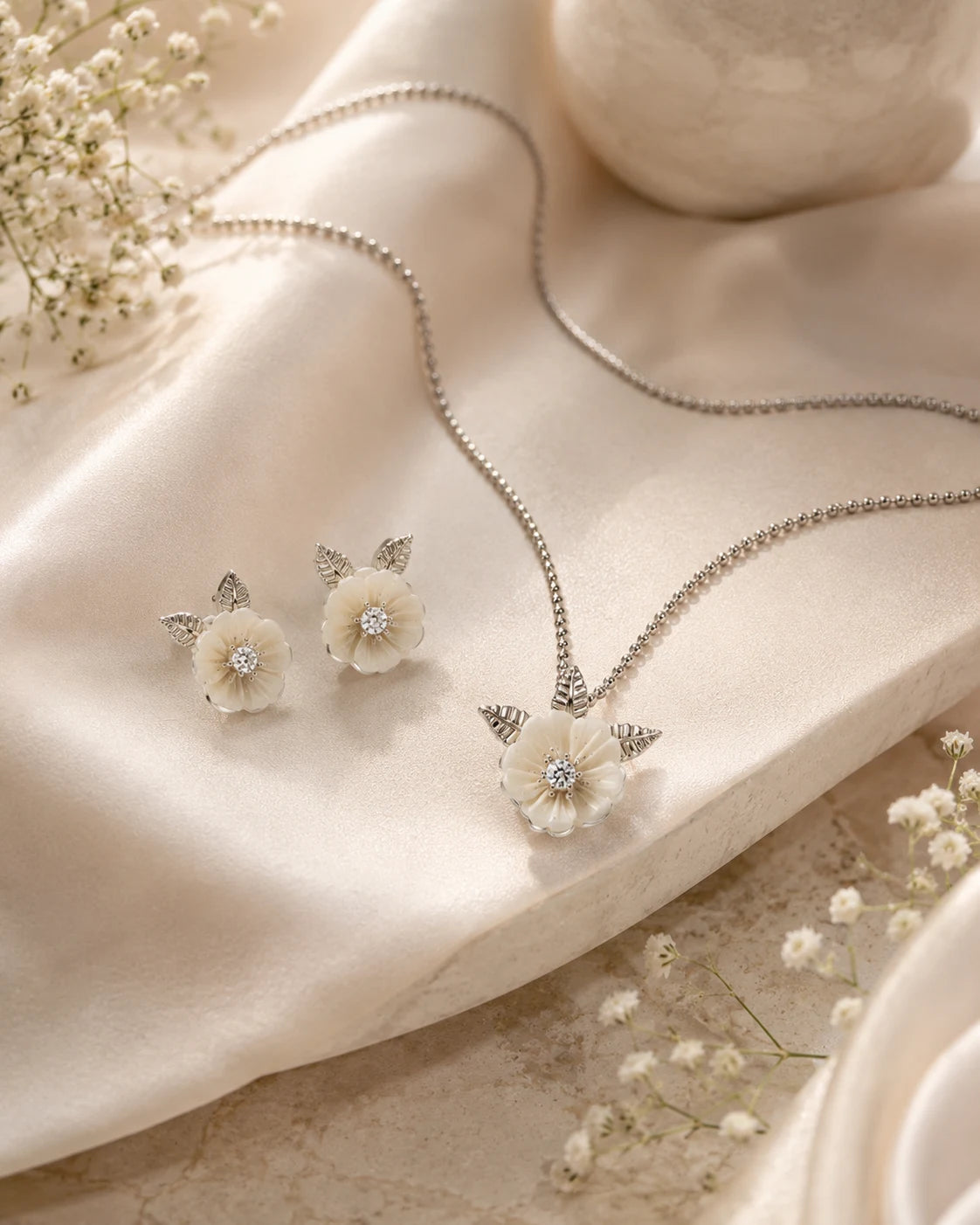 La Flora MOP Rhodium Pendant Set 1