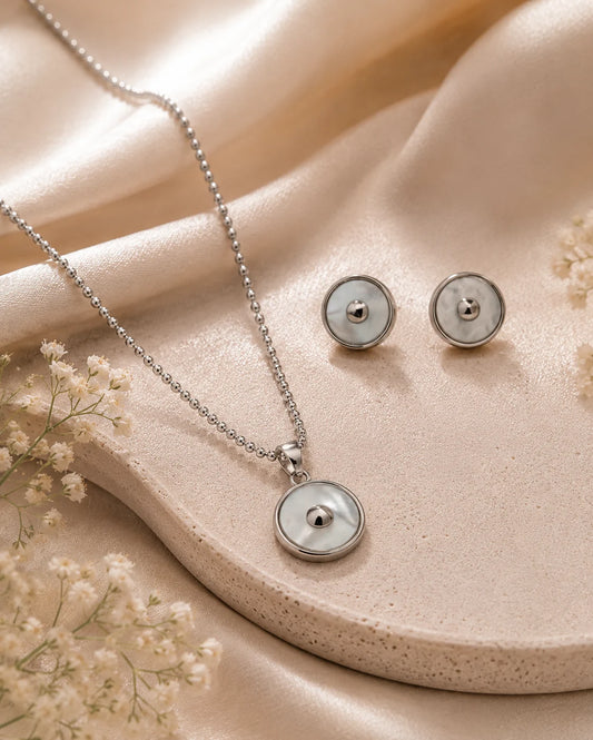 La Maqnifica MOP Studded Rhodium Pendant Set 1