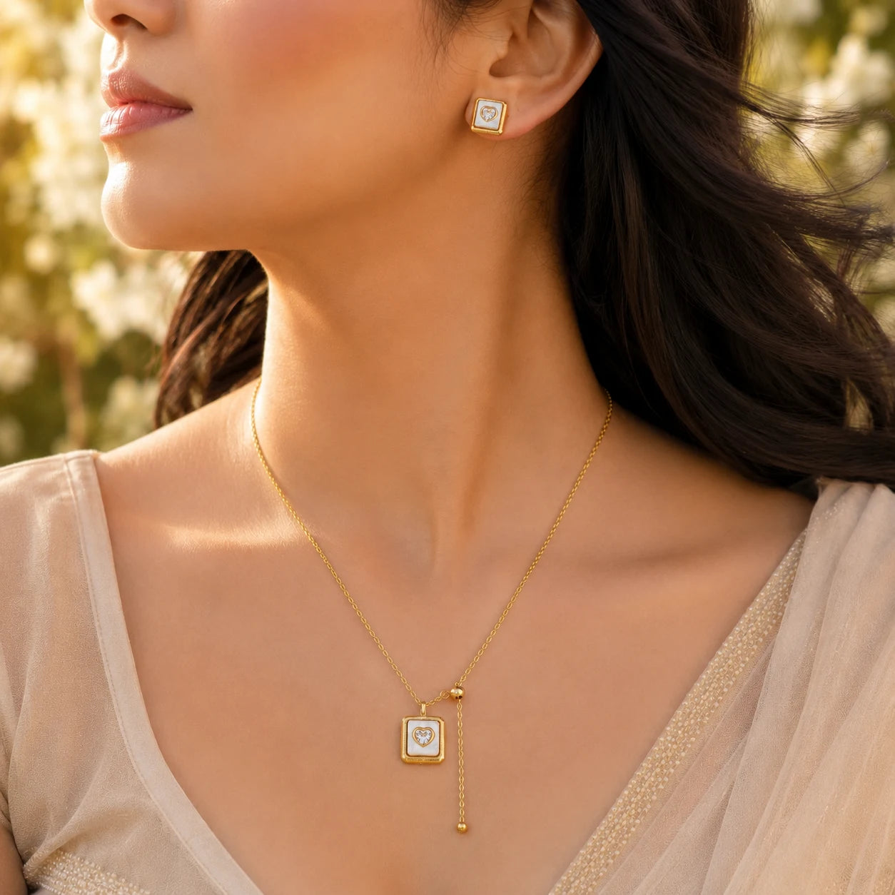 Magnifique Gold Plated MOP Pendant Set 2