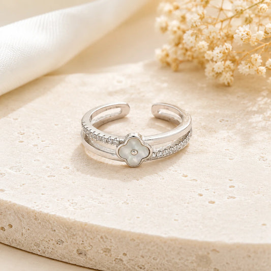 Moonclover Studded Rhodium Toe Ring 1