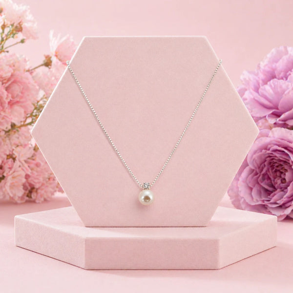 Serene White Pearl Necklace 1