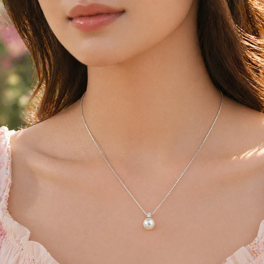 Serene White Pearl Necklace 2