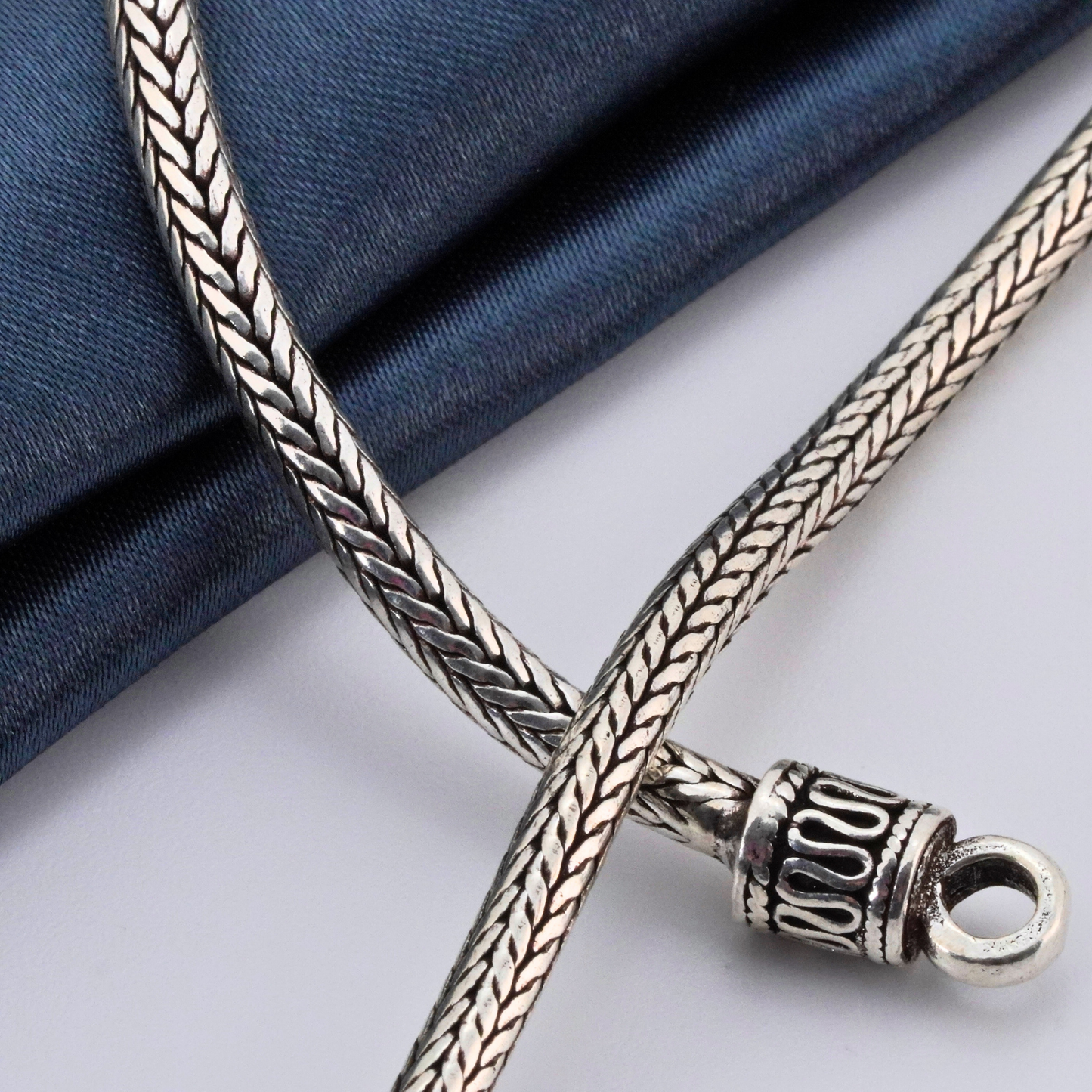 Westerland Darkened Chain 3