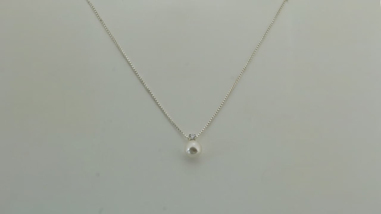 Serene White Pearl Necklace 5